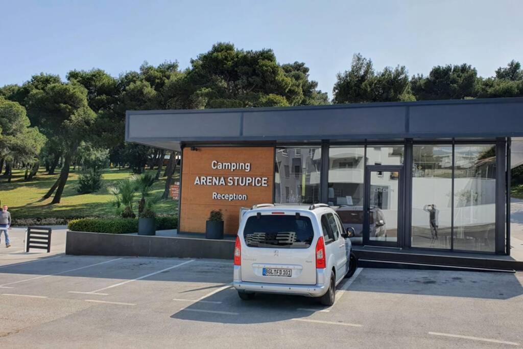 Apartment Alexandra erste Linie vor Meer und Kamenjak Premantura Buitenkant foto