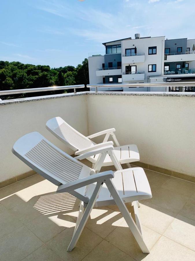 Apartment Alexandra erste Linie vor Meer und Kamenjak Premantura Buitenkant foto