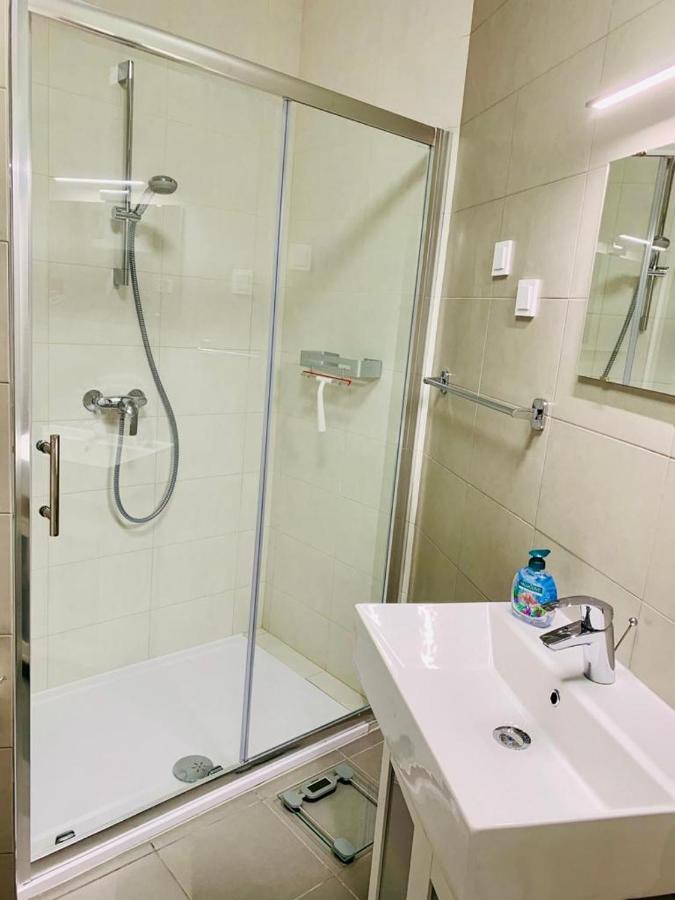 Apartment Alexandra erste Linie vor Meer und Kamenjak Premantura Buitenkant foto