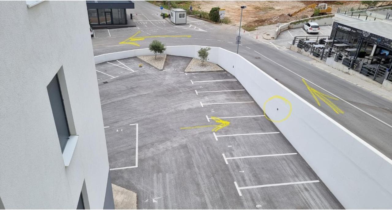 Apartment Alexandra erste Linie vor Meer und Kamenjak Premantura Buitenkant foto